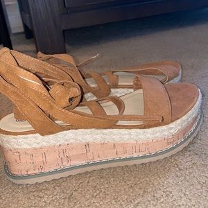 Tie Up Wedges Women’s size 9